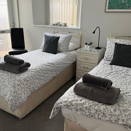 Palm Dene Holiday Apartment 佩恩顿 外观 照片